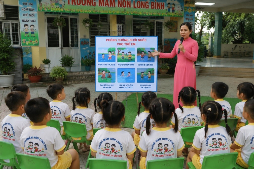 Tăng cường phòng chống đuối nước cho trẻ mầm non trong mùa hè