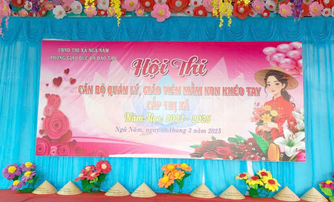 Hội thi cán bộ quản lý, giáo viên mầm non khéo tay, cấp thị xã năm học 2024-2025